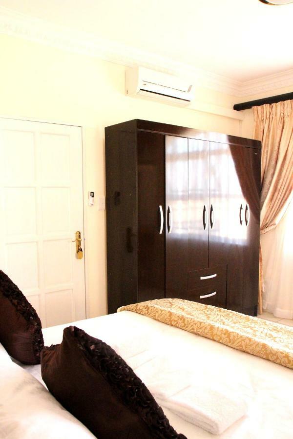 Ekupholeni Garden Villas Манзини Экстерьер фото