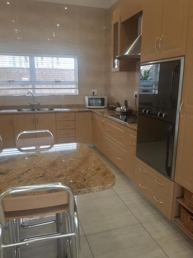 Ekupholeni Garden Villas Манзини Экстерьер фото